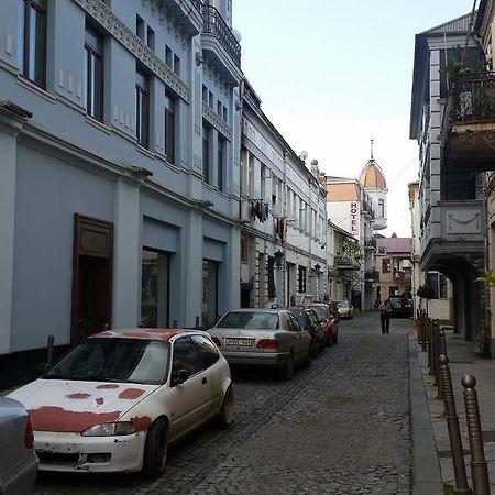 Nini'S Apartments Батуми Екстериор снимка