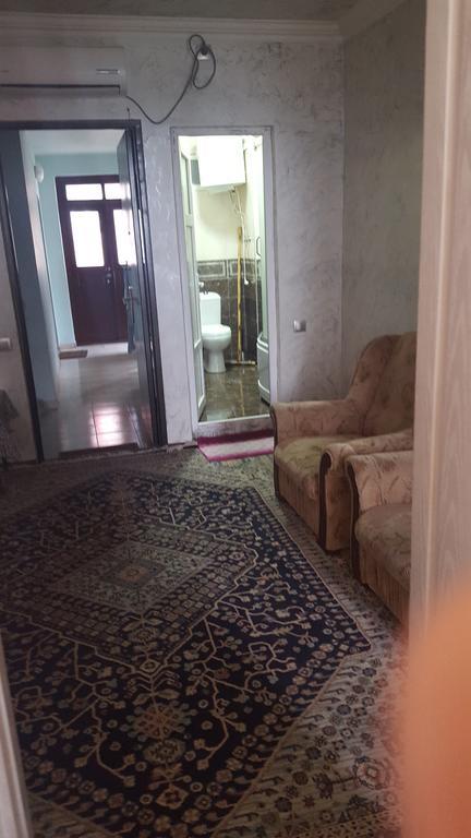 Nini'S Apartments Батуми Екстериор снимка