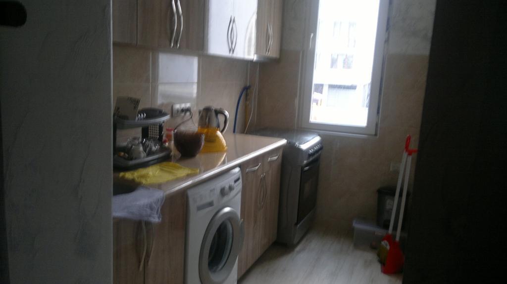 Nini'S Apartments Батуми Екстериор снимка